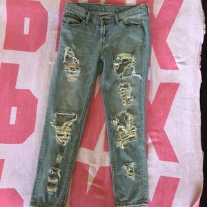 Ripped light blue jeans